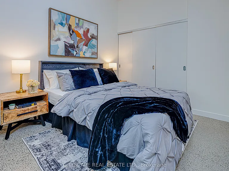 510 King St E #313 — Photo 23