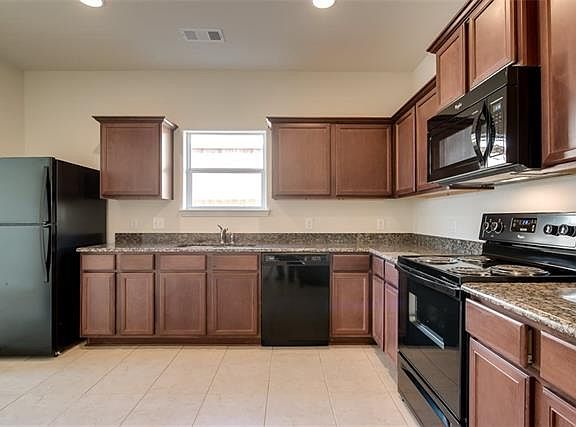 5th image of 13220 Tower Ln