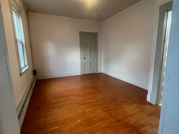 9 Sayles St #B, Lowell, MA 01851