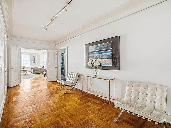 2nd image of 17 E 89th St #8D