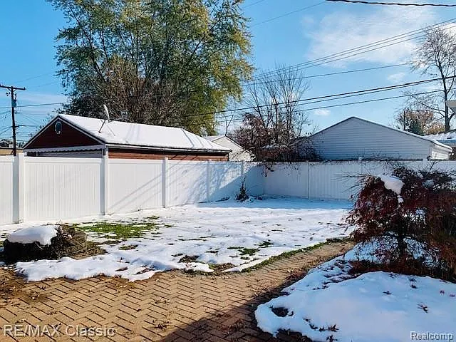 235 W Farnum Ave — Photo 22