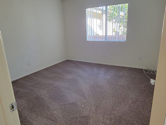 5th image of 3841 Franklin Ave #25