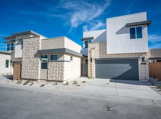 2670 Maverick Ln, Palm Springs, CA 92264