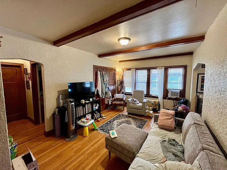 4422 N Oakland Ave — Photo 2