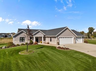4265 N Deer Valley Ct, Appleton, WI 54913