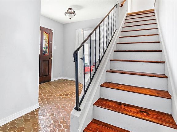 4th image of 3764 Inwood Ave