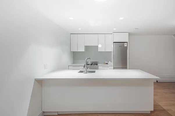 Rented by Compass | media 18