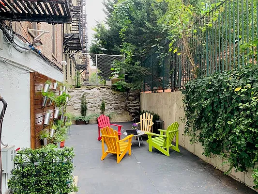 Rented by Qwest Residential Downtown LLC | media 34