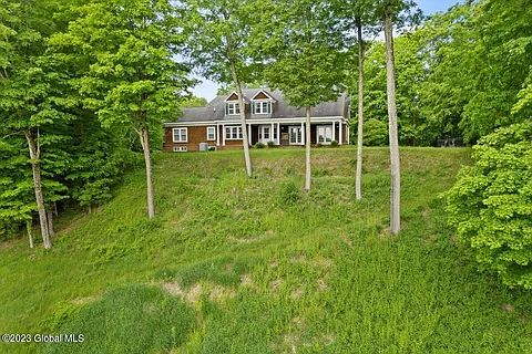 4th image of 139 Burke Rd