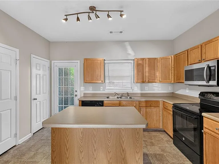 2161 Del Lago Cir NW — Photo 11