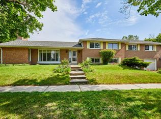 1 Goodland Gate, Toronto, ON M1S 1V4