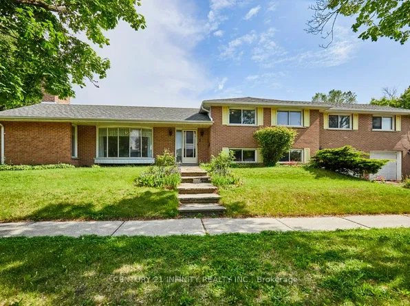 1 Goodland Gate, Toronto, ON M1S 1V4