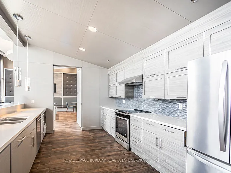 2093 Fairview St #1405 — Photo 37