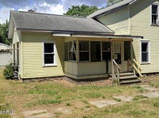 431 9th St, Three Rivers, MI 49093