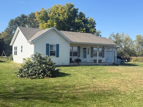 603 N Mill St, Aroma Park, IL 60910