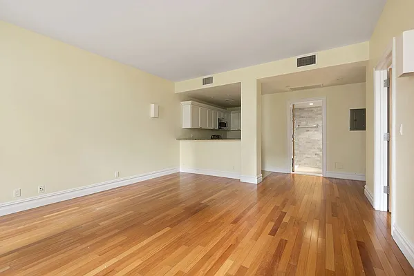 Rented by Compass | media 25