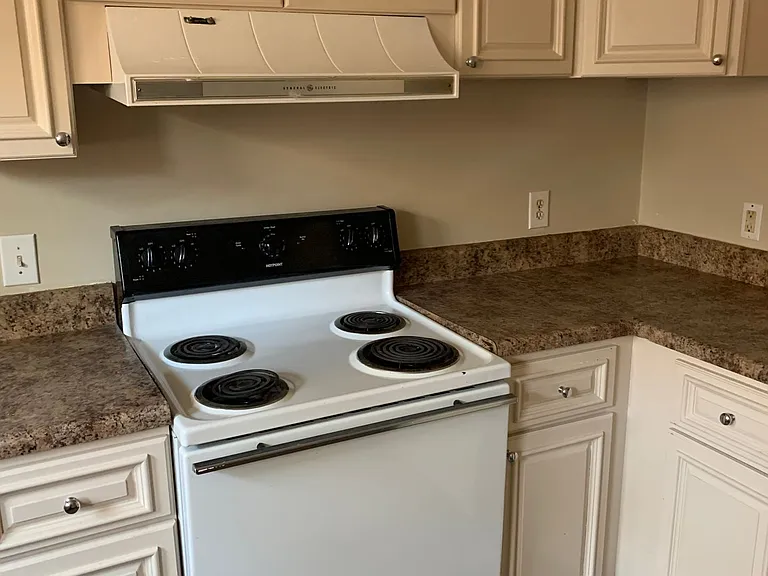 100B Spring Ave — Photo 12