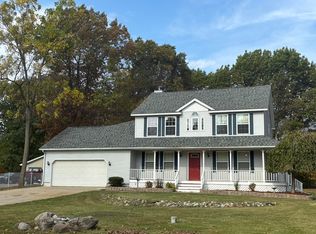 8410 Pineview Lake Dr, Linden, MI 48451