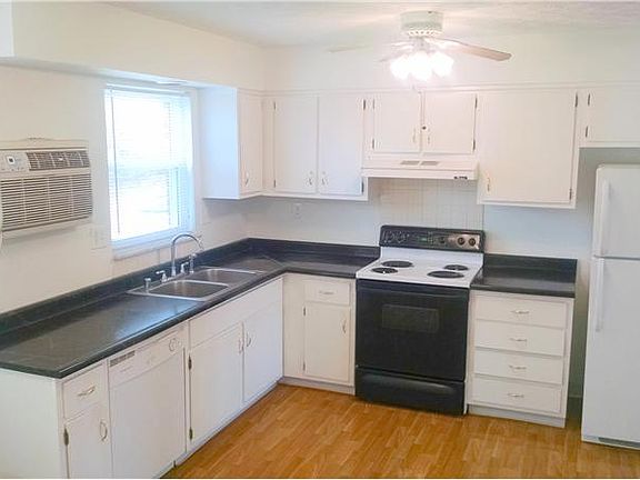 5th image of 726 Meadow Wood Dr