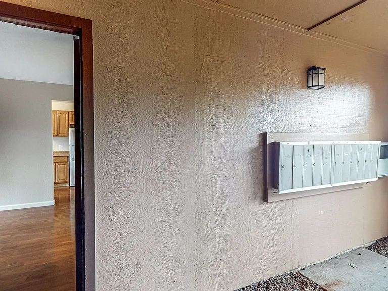 2305 McBride Ln — Photo 24