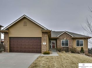 603 S 16th St, Fort Calhoun, NE 68023