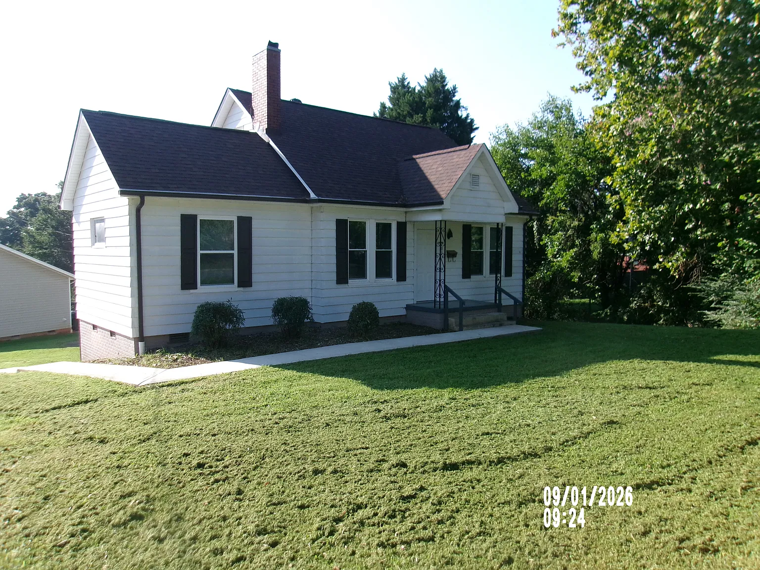 3 bed, $1,150 — Photo 2