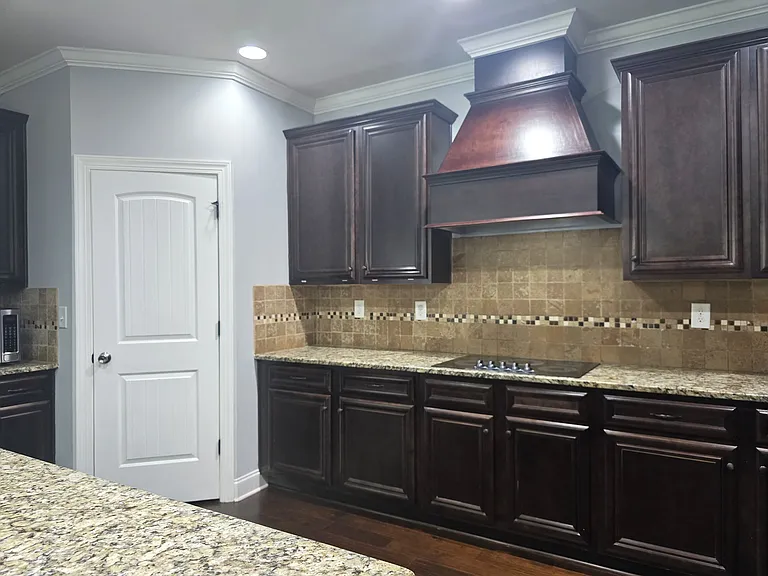 8809 Crenshaw Dr — Photo 13