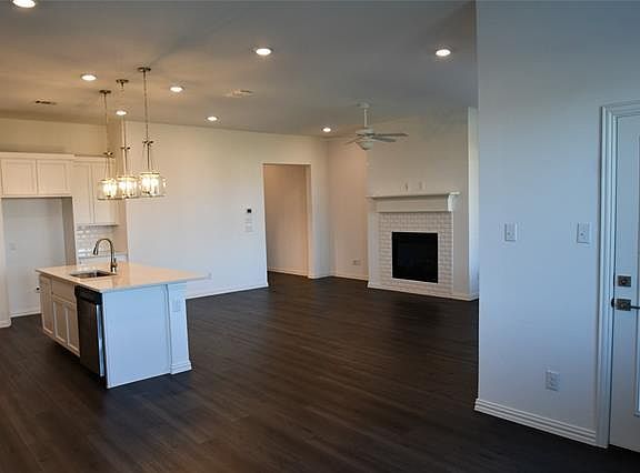 4th image of 2603 Spicebrush St