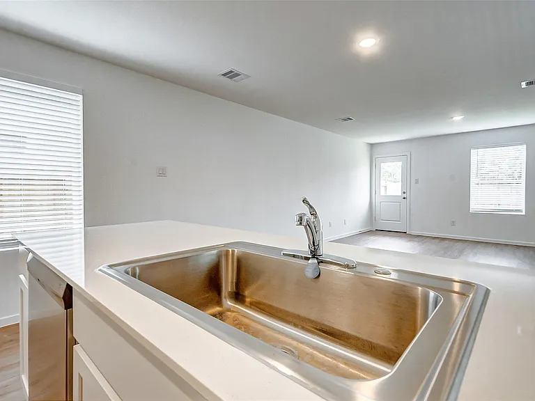 21543 Carosella Dr — Photo 7