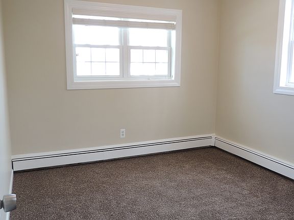 2nd image of 635 Cumberland Dr