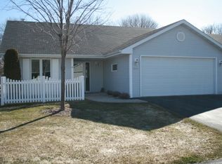 2090 Mitchell St, Oshkosh, WI 54901
