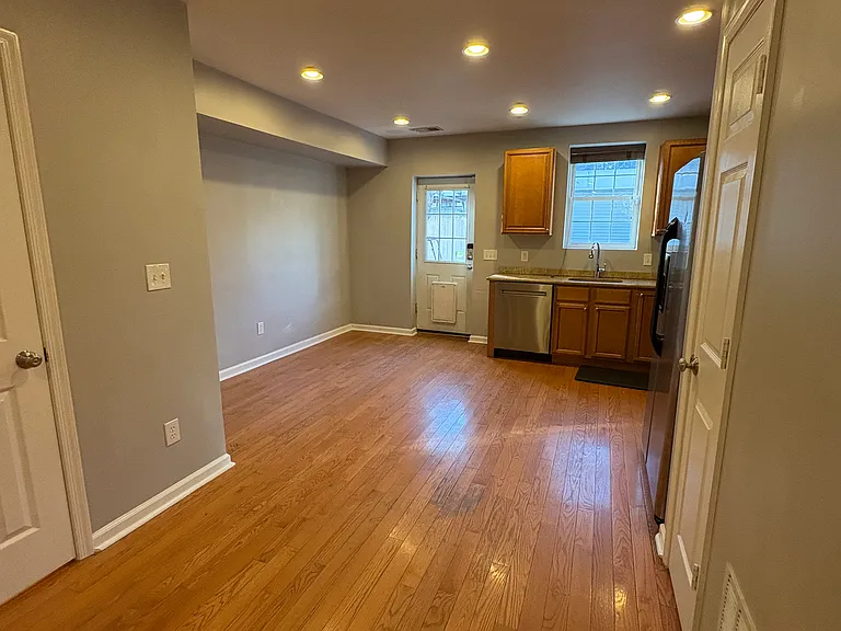 756 18th St NE — Photo 36