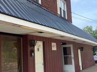 521 Wampum Ave, Ellwood City, PA 16117