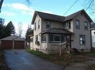 215 S Hooker Ave, Three Rivers, MI 49093