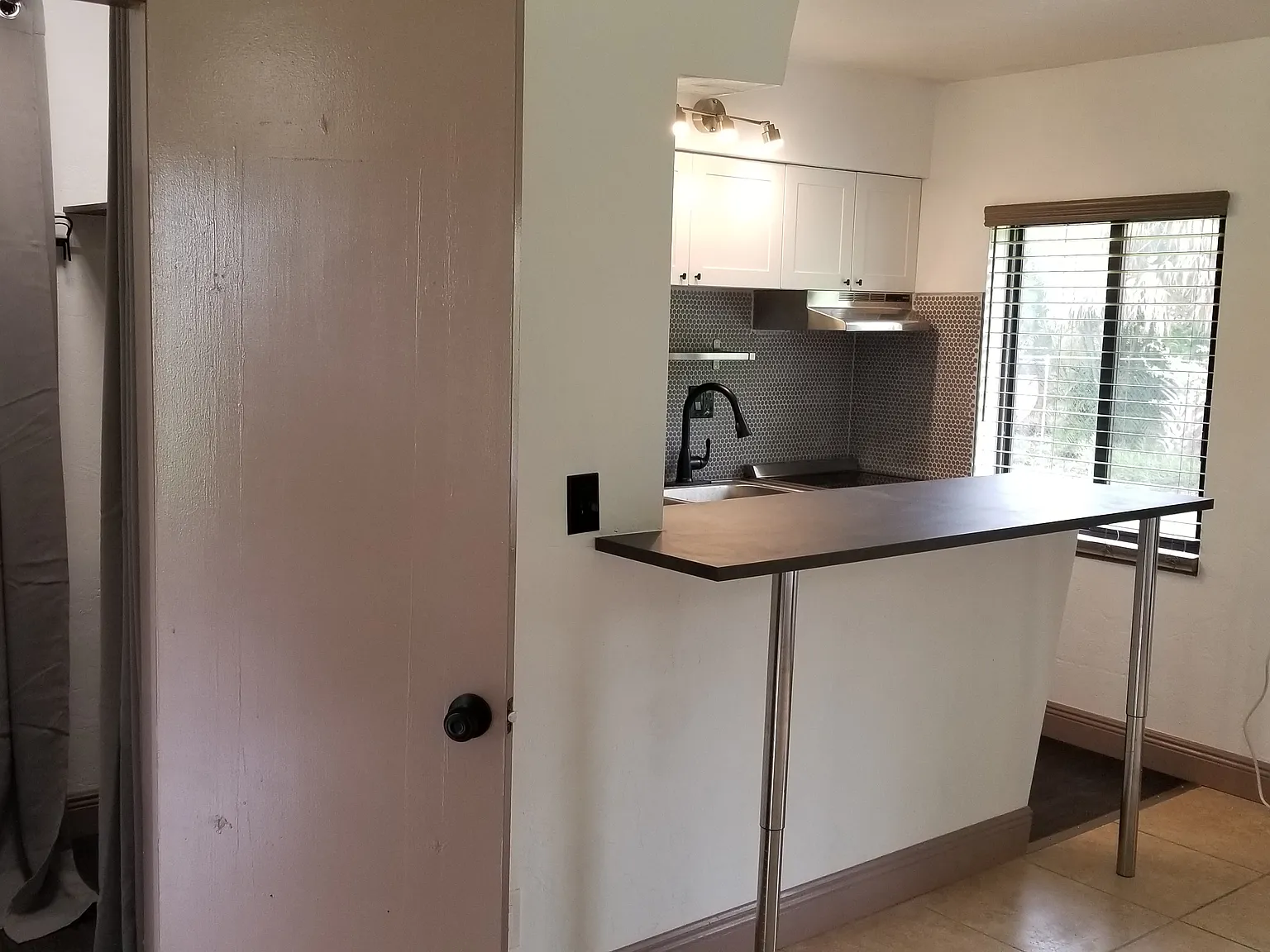Studio, 365 sqft, $1,340 — Photo 4