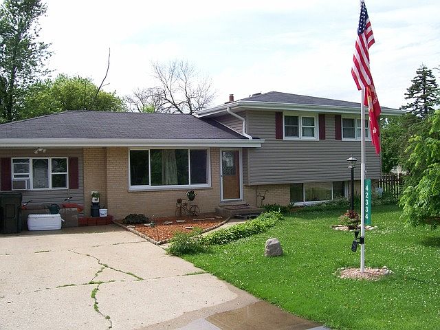1st image of 42334 N Virgil Ave