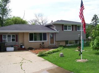 42334 N Virgil Ave, Antioch, IL 60002