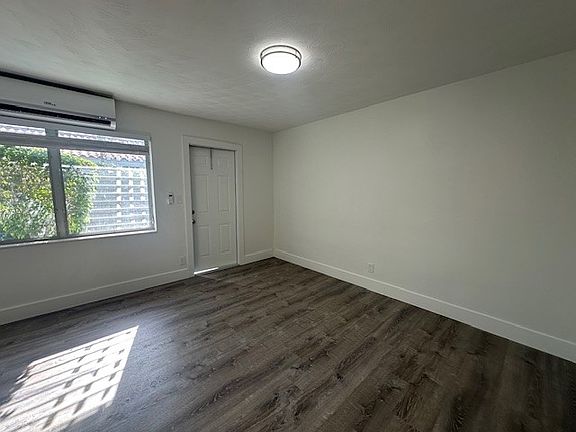 3rd image of 4246 Seagrape Dr APT 3