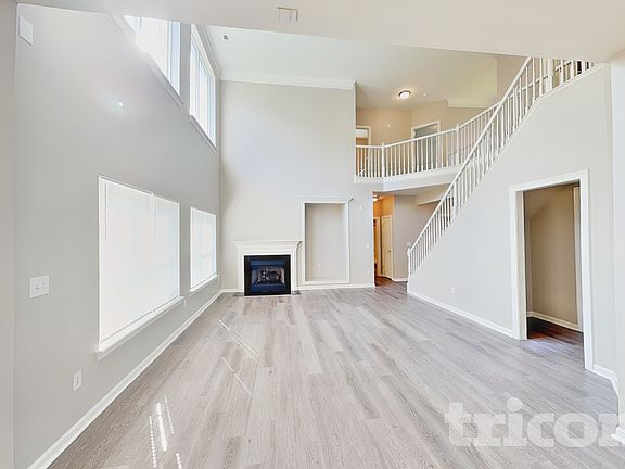 2nd image of 5801 Crimson Oak Ct