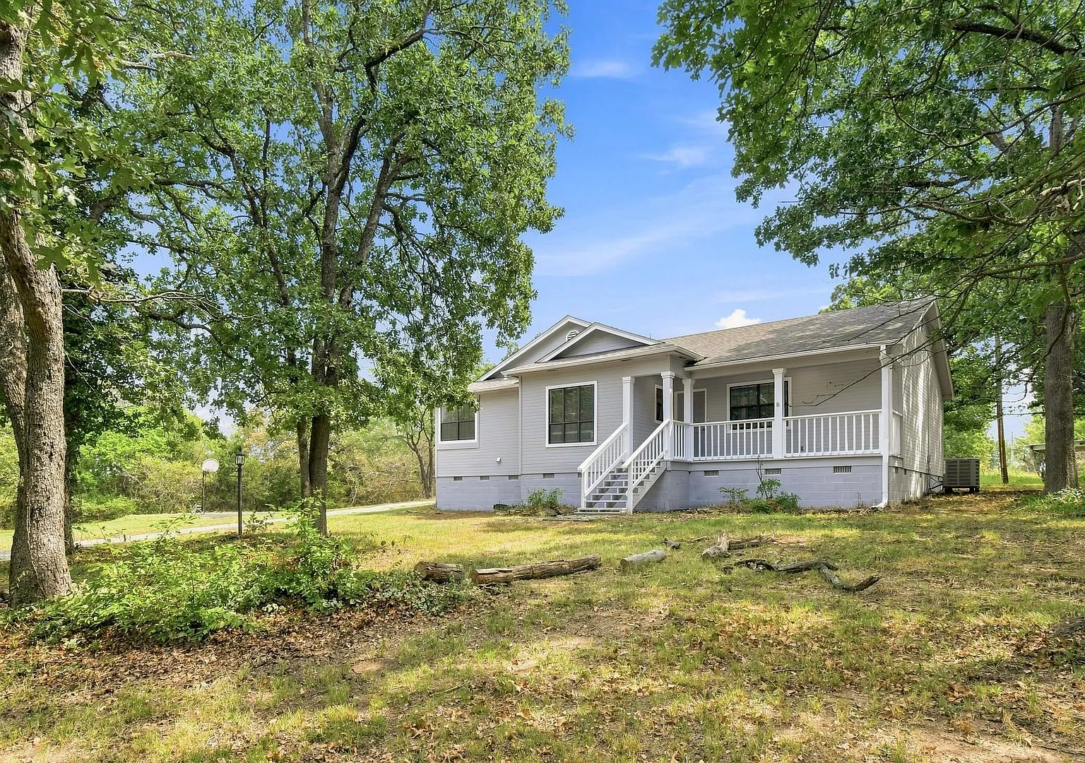 3 Bed 2 Bath in Prue - Renovated and Move-in Ready! — Photo 1