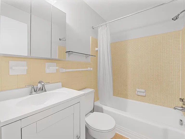 10444 Rockville Pike #302 — Photo 11