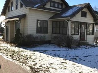 266 W Sanborn St, Parker, SD 57053