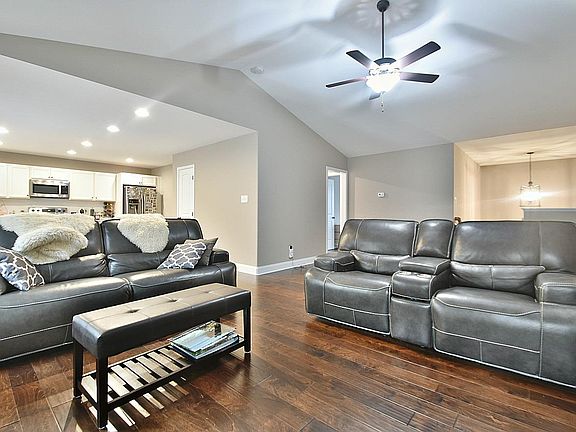 3rd image of 6909 Elna Marie Dr
