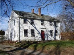 697 Hampton Rd, Pomfret Center, CT 06259