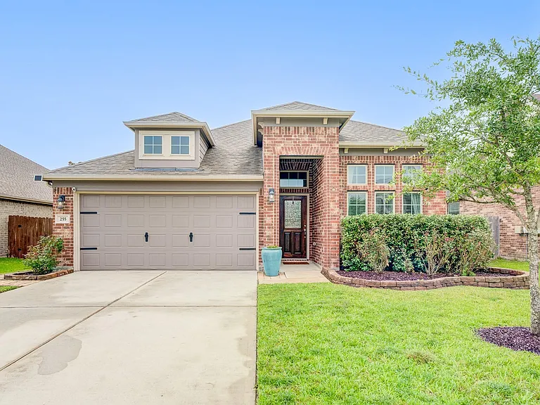 255 Dale Ridge Ln — Photo 1