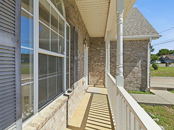 5th image of 349 Clearlake Dr