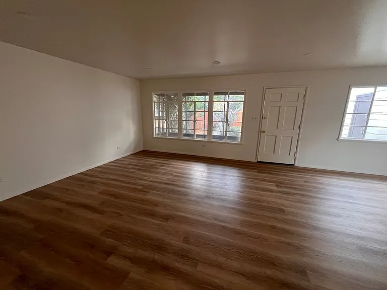 1044 Elm Ave #B — Photo 4