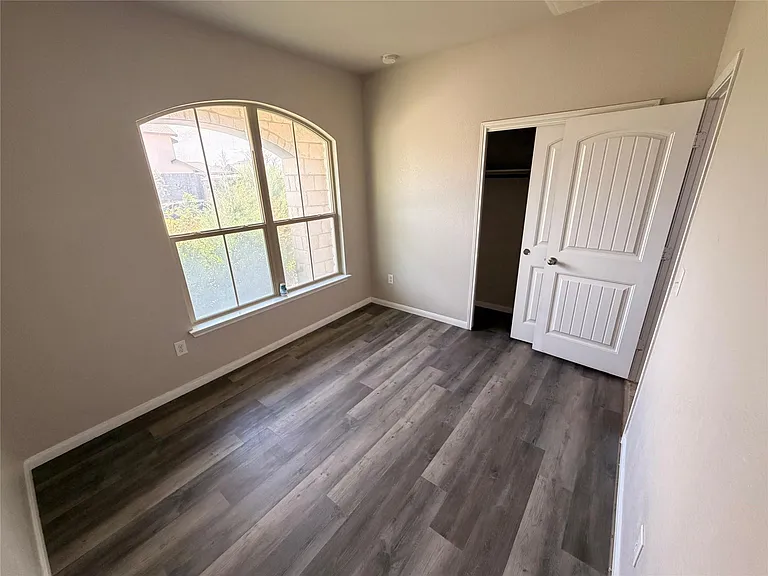1925 Alvarado Dr — Photo 13