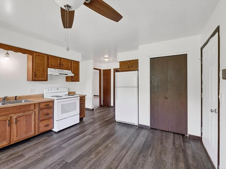 Sun Meadows Apartments — Photo 14