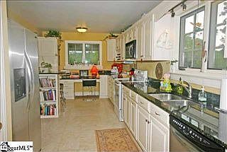 4th image of 112 W Montclair Ave